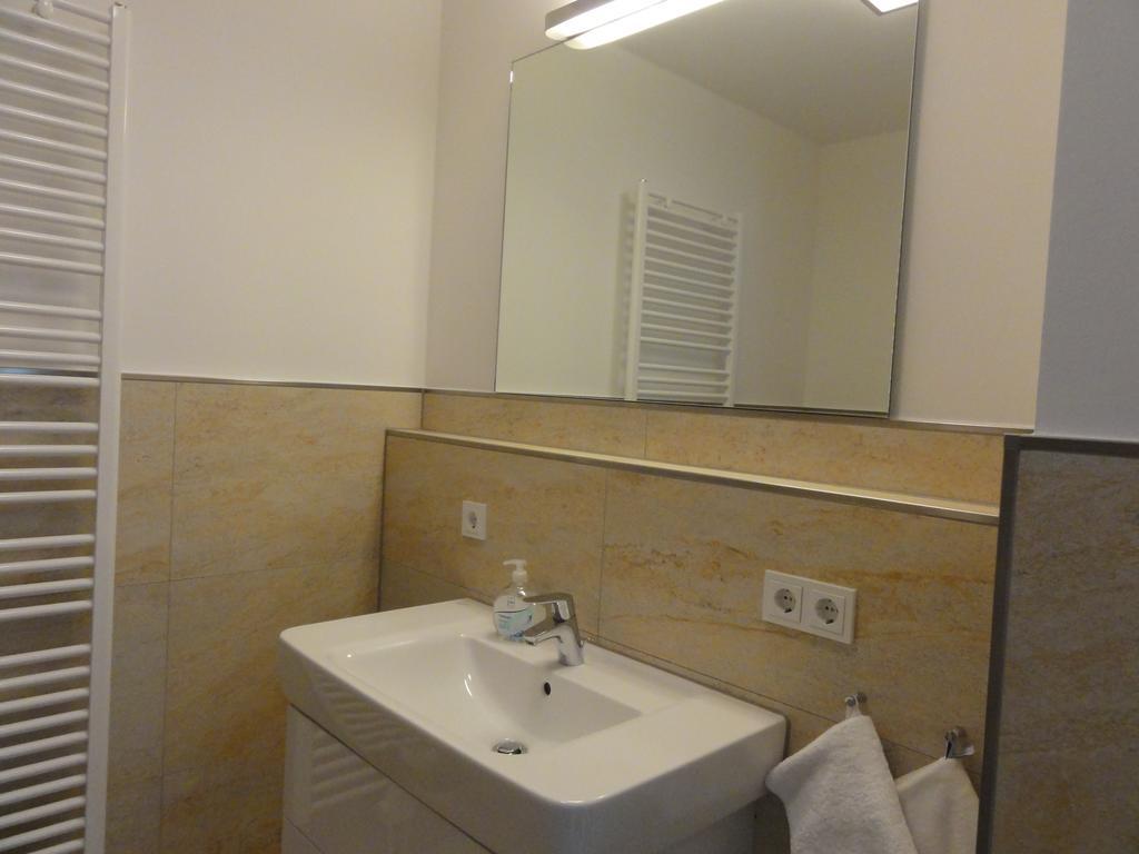 3 Zimmer Ferienwohnung Haus Meeresblick Mit Meerblick A005 Mit Suedterrasse Und Strandkorb بابي المظهر الخارجي الصورة