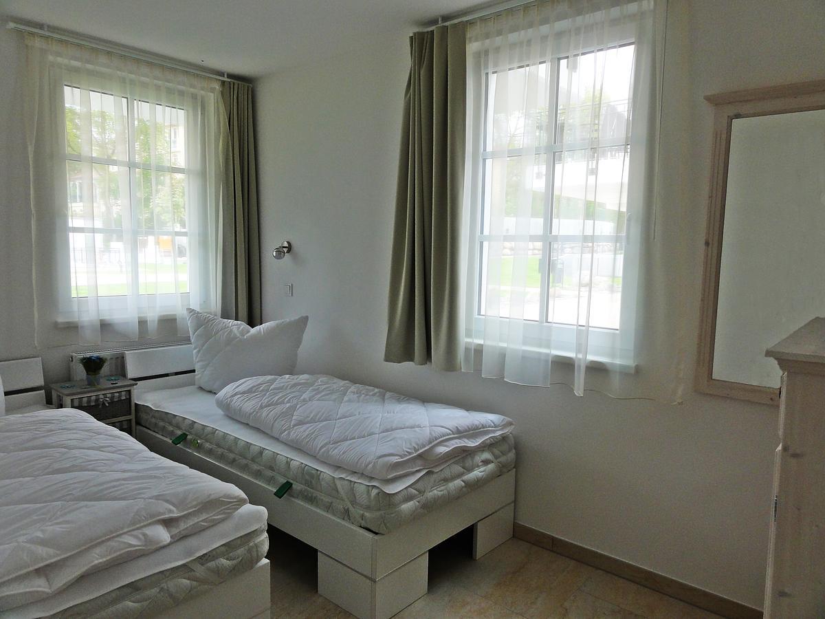 3 Zimmer Ferienwohnung Haus Meeresblick Mit Meerblick A005 Mit Suedterrasse Und Strandkorb بابي المظهر الخارجي الصورة