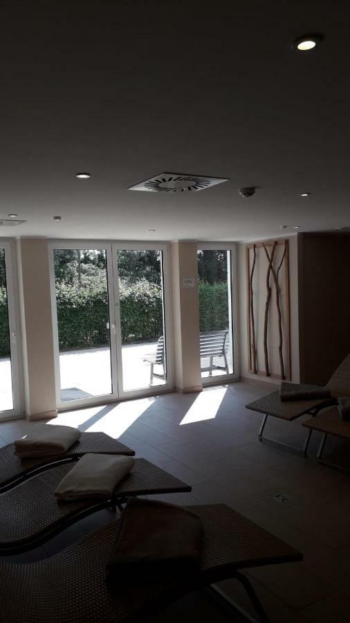 3 Zimmer Ferienwohnung Haus Meeresblick Mit Meerblick A005 Mit Suedterrasse Und Strandkorb بابي المظهر الخارجي الصورة